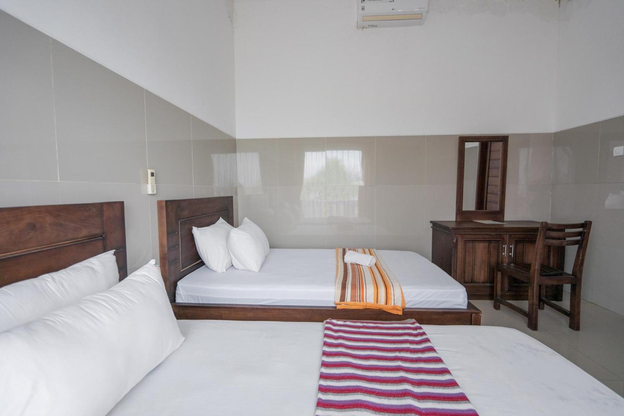 Rommeo Inn Lovina Mitra Reddoorz Temukus Exterior foto
