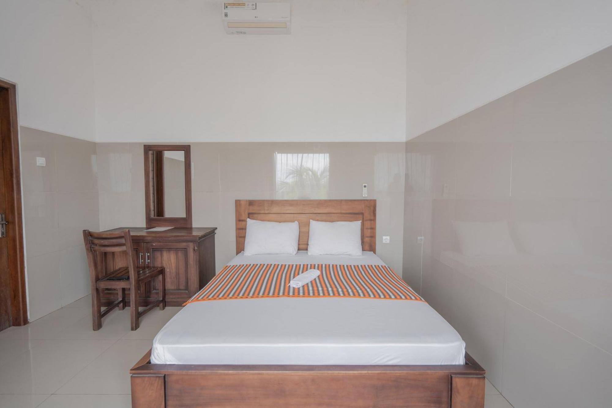 Rommeo Inn Lovina Mitra Reddoorz Temukus Exterior foto