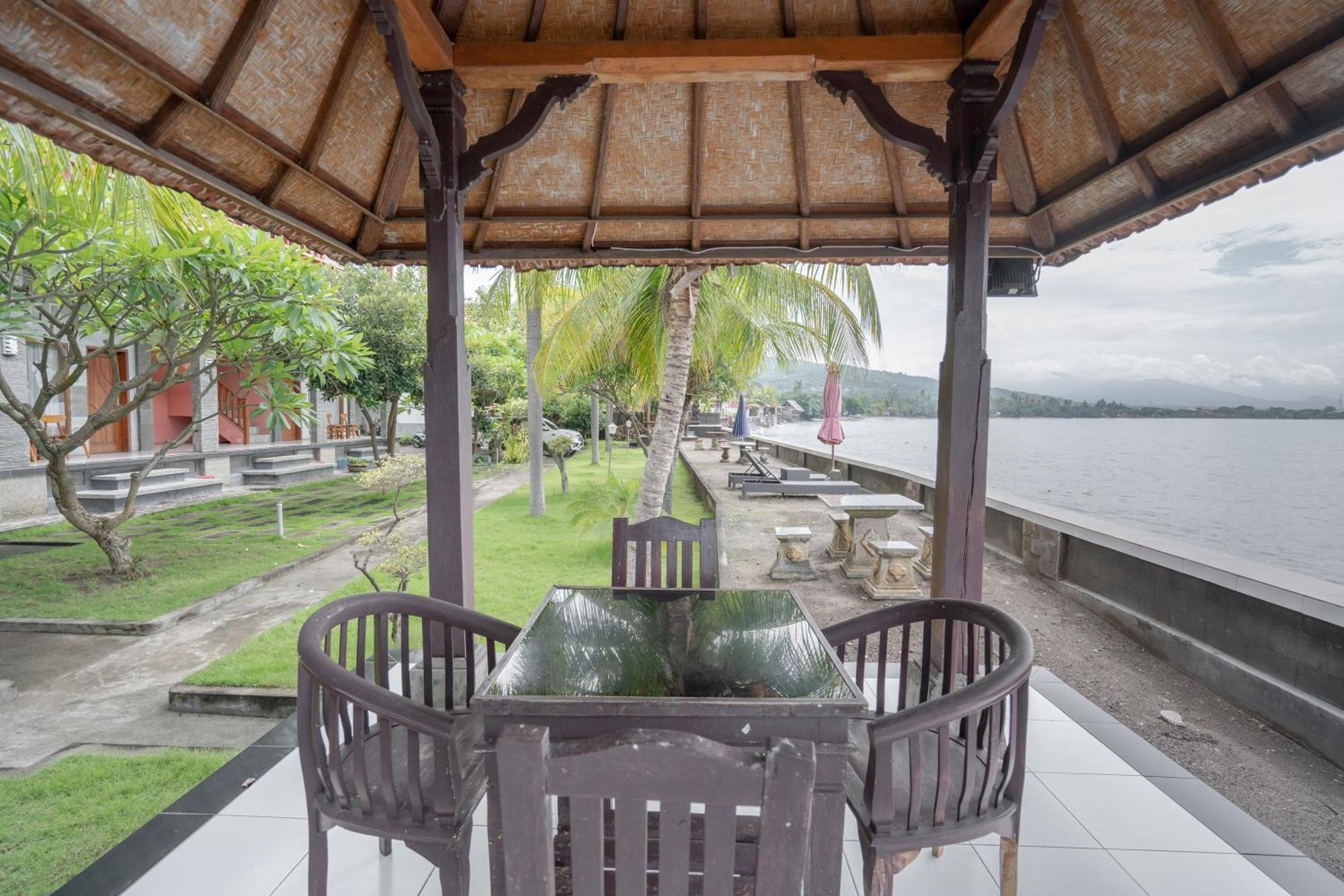 Rommeo Inn Lovina Mitra Reddoorz Temukus Exterior foto
