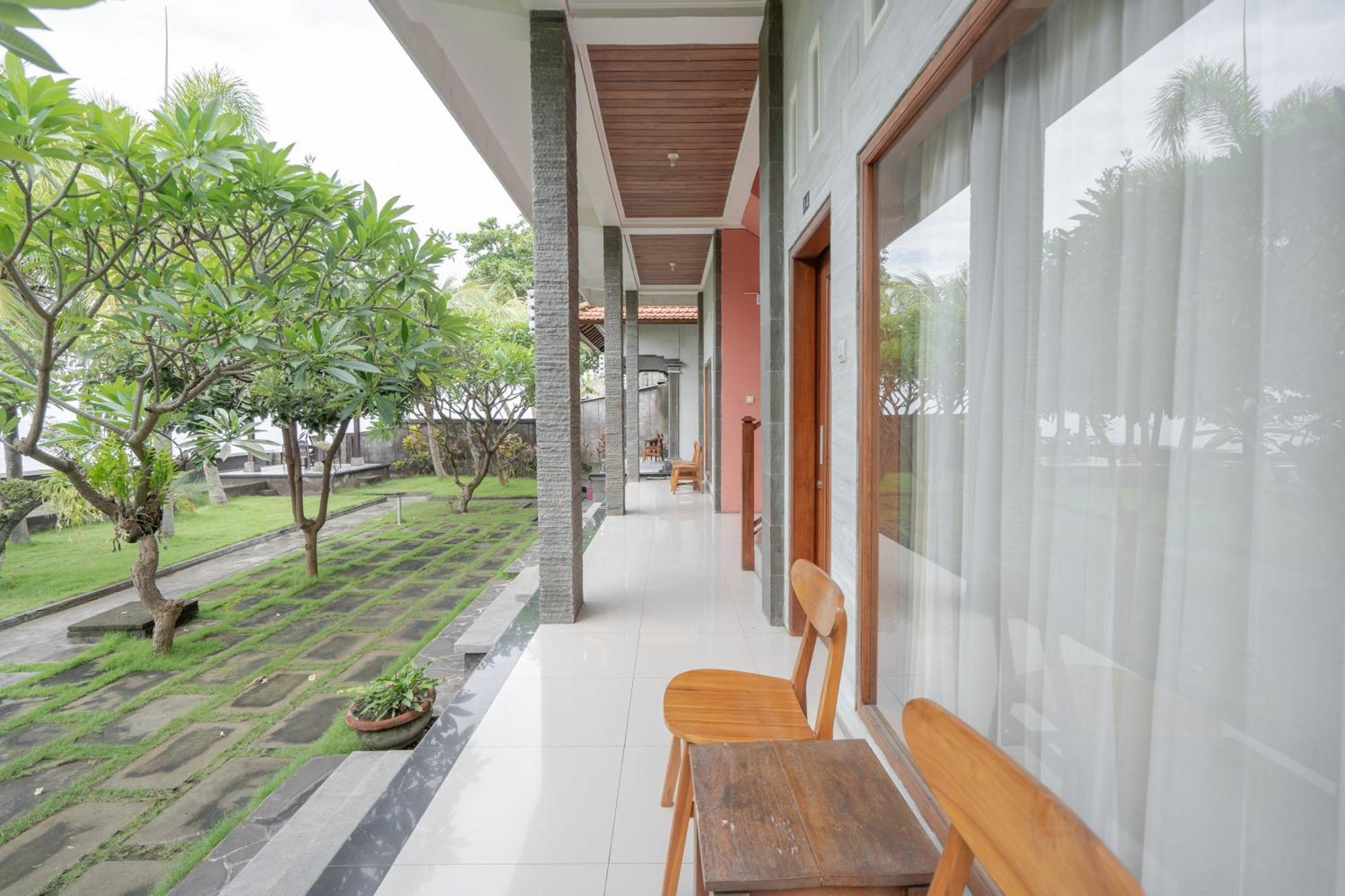 Rommeo Inn Lovina Mitra Reddoorz Temukus Exterior foto