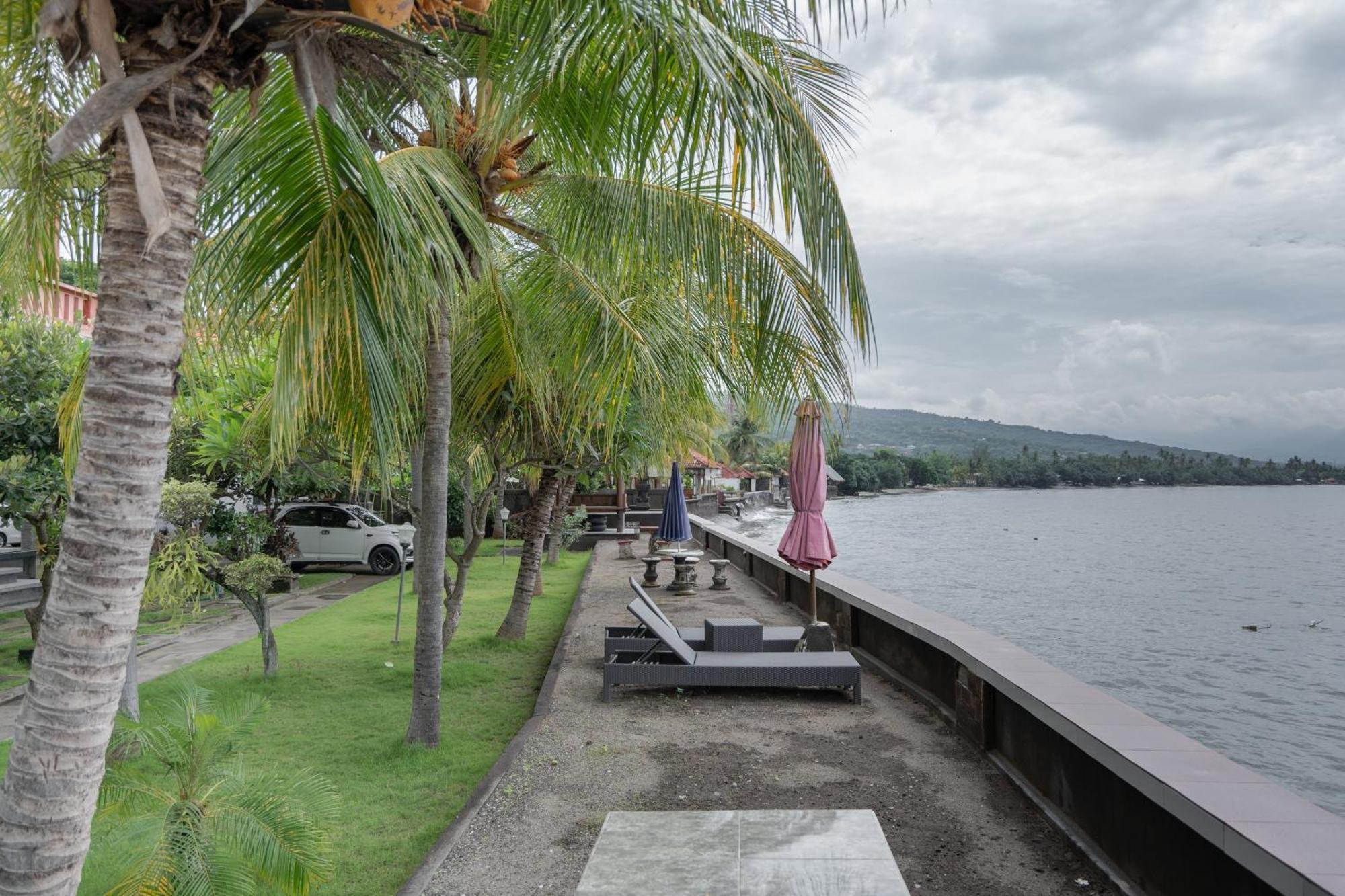 Rommeo Inn Lovina Mitra Reddoorz Temukus Exterior foto