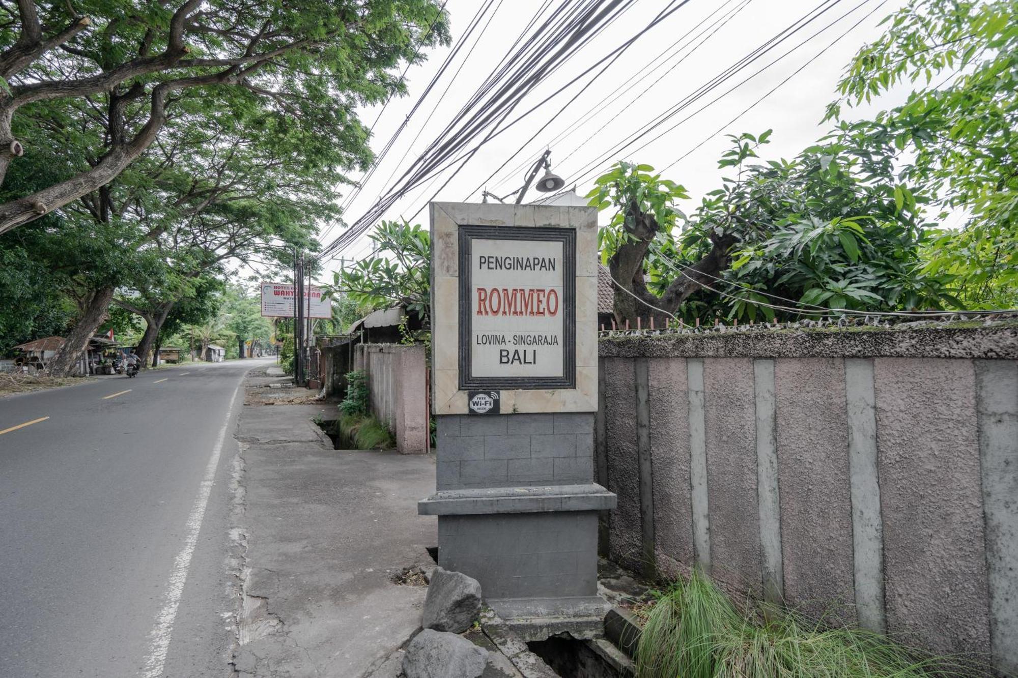 Rommeo Inn Lovina Mitra Reddoorz Temukus Exterior foto