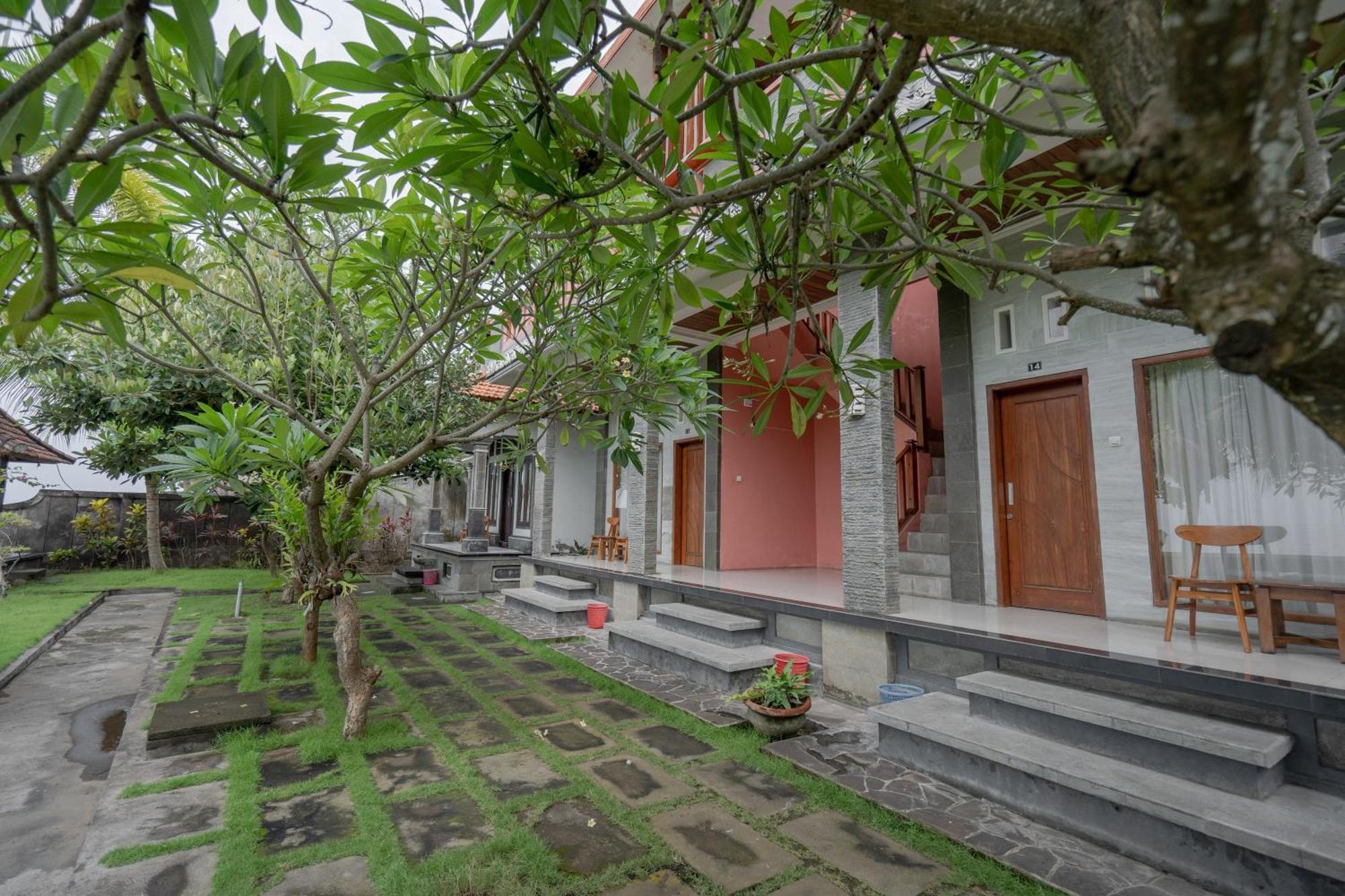 Rommeo Inn Lovina Mitra Reddoorz Temukus Exterior foto